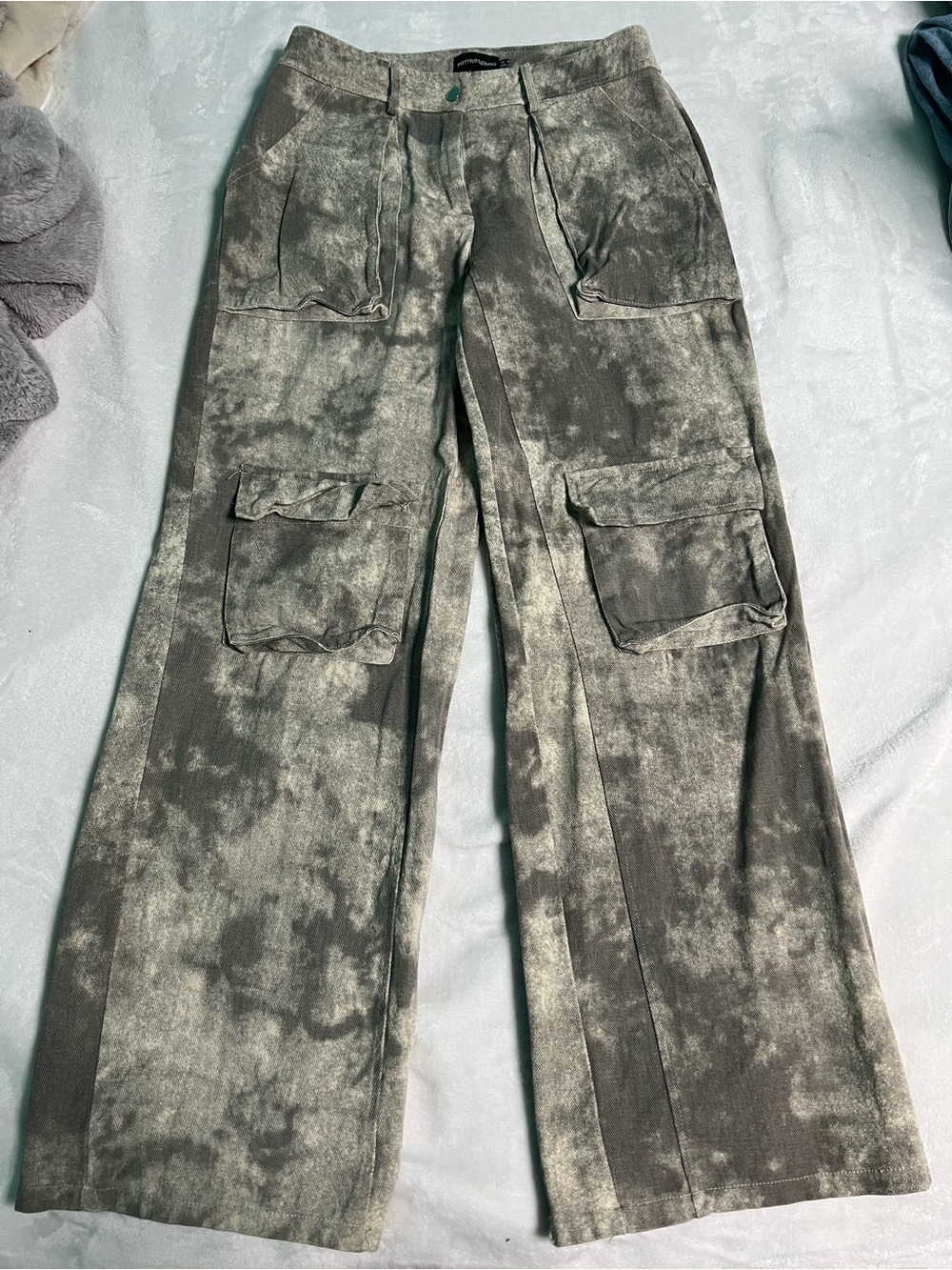 PrettyLittleThing Olive Gray Tie-Dye Cargo Pants